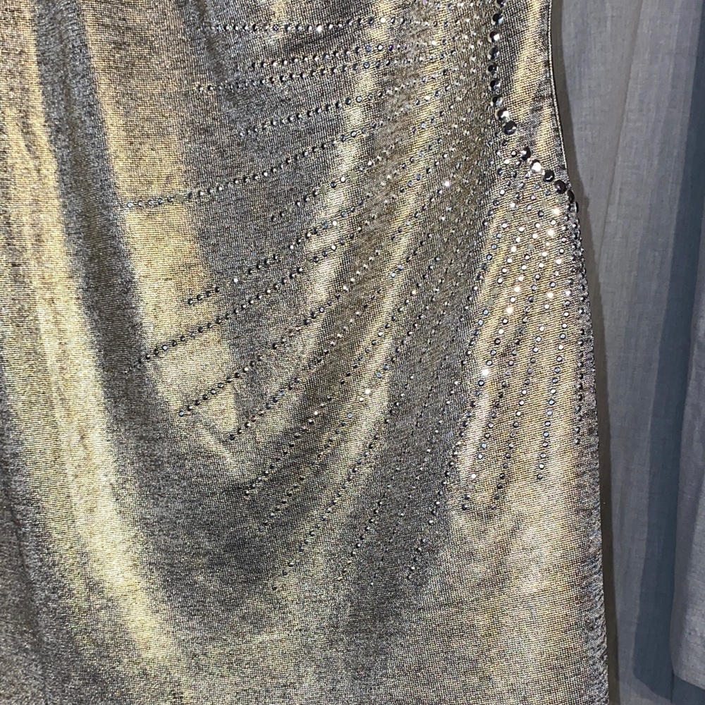 Deb Gold One-Shoulder Top - Picture 4 of 6
